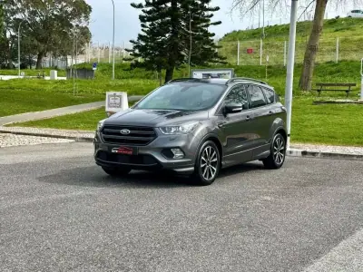 Ford Kuga 2017 - 16490 EUR, 75000 km - AUTO.MOTO.pt - 75000km - foto 27 de 60