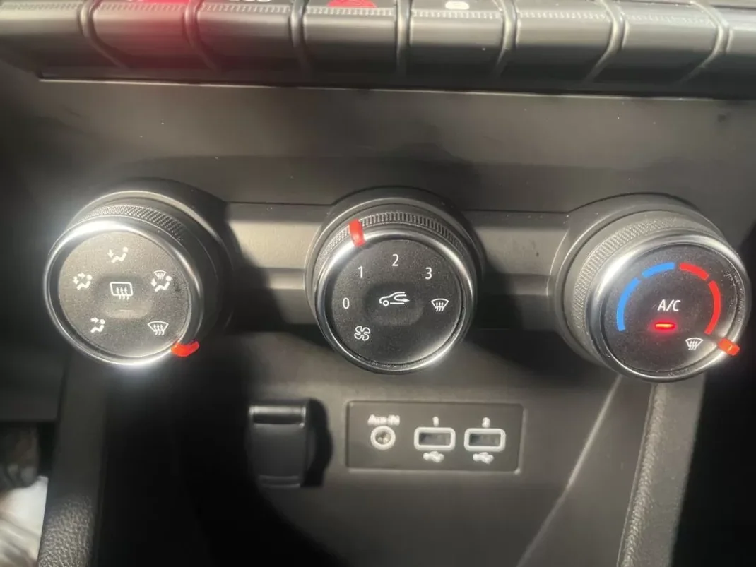 Renault Clio 2019 - 14480 EUR, 30000 km - AUTO.MOTO.pt - 30000km - foto 43 de 50