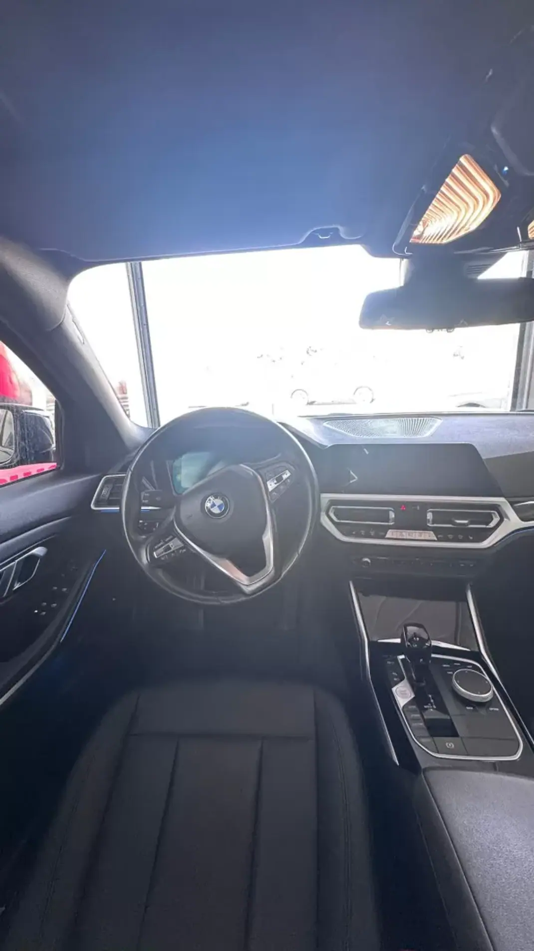 BMW 330e 2021 - 22900 EUR, 213000 km - AUTO.MOTO.pt - 213000km - foto 8 de 13