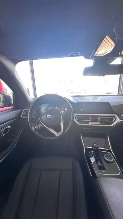 BMW 330e 2021 - 22900 EUR, 213000 km - AUTO.MOTO.pt - 213000km - foto 8 de 13