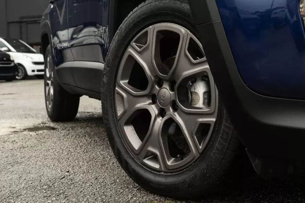 Jeep Renegade 2020 - 15999 EUR, 98800 km - AUTO.MOTO.pt - 98800km - foto 2 de 27