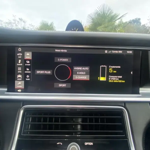 Porsche Panamera Sport Turismo 2019 - 69990 EUR, 210000 km - AUTO.MOTO.pt - 210000km - foto 21 de 50