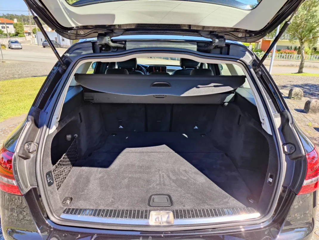 Mercedes-Benz C 180 2019 - 22950 EUR, 142123 km - AUTO.MOTO.pt - 142123km - foto 11 de 11