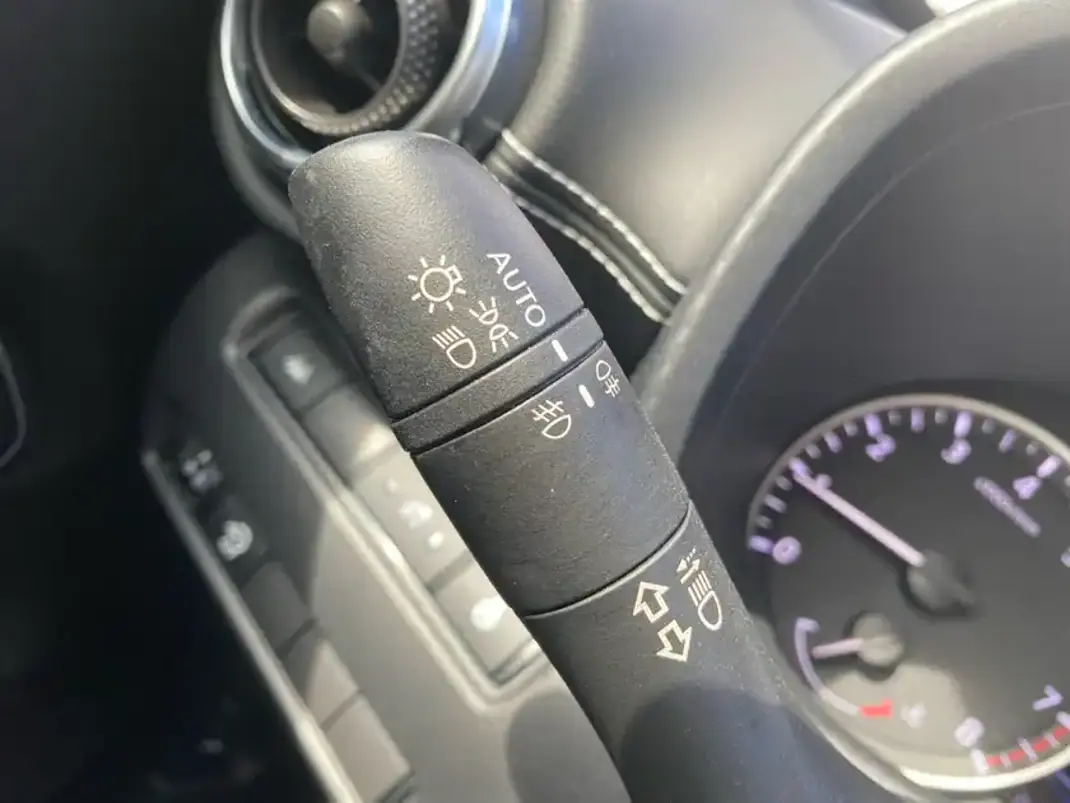 Nissan Juke 2023 - 17900 EUR, 81920 km - AUTO.MOTO.pt - 81920km - foto 15 de 18