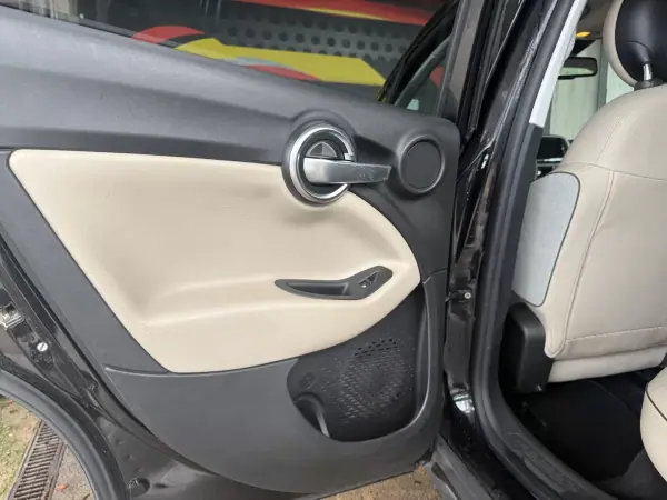 Fiat 500X 2016 - 14900 EUR, 114275 km - AUTO.MOTO.pt - 114275km - foto 27 de 28