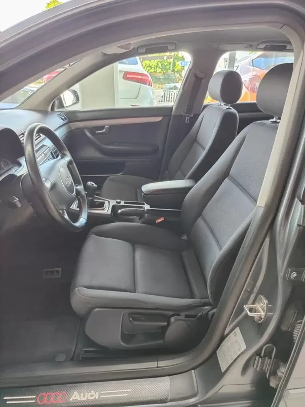Audi A4 Avant 2004 - 6250 EUR, 348000 km - AUTO.MOTO.pt - 348000km - foto 13 de 34