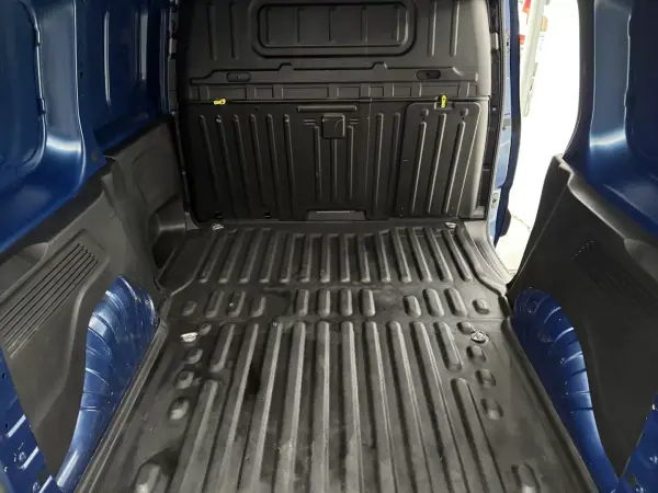 Citroën BERLINGO VAN XL 1.5 BLUE HDI 3 LUGARES 2020 - 11500 EUR, 173967 km - AUTO.MOTO.pt - 173967km - foto 8 de 14