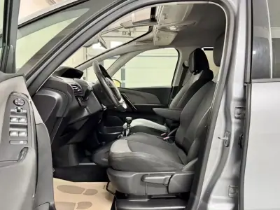 Citroën C4 Grand Picasso 2018 - 11500 EUR, 154000 km - AUTO.MOTO.pt - 154000km - foto 20 de 57
