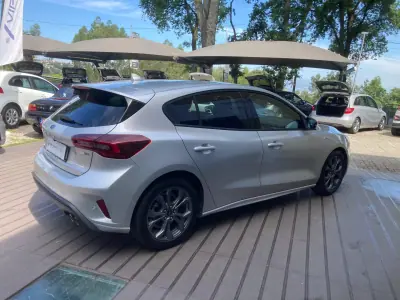 Ford Focus 2023 - 20590 EUR, 37780 km - AUTO.MOTO.pt - 37780km - foto 5 de 23