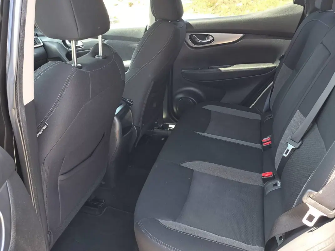 Nissan Qashqai 2019 - 18750 EUR, 92563 km - 92563km - foto 17 de 50