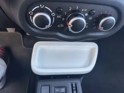 Renault Twingo 2017 - 10000 EUR, 35800 km - 35800km - foto 13 de 15