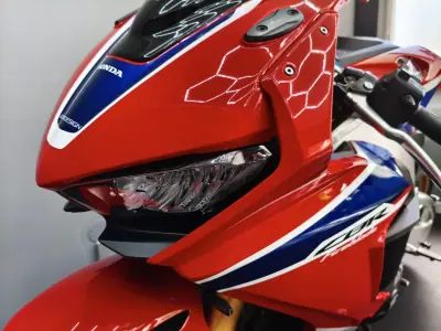 Honda CBR 1000RR 2017 - 15250 EUR, 17000 km - AUTO.MOTO.pt - 17000km - foto 24 de 32