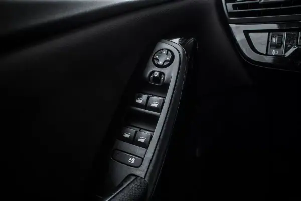 Citroën Grand C4 Spacetourer 2018 - 9900 EUR, 367153 km - AUTO.MOTO.pt - 367153km - foto 15 de 37