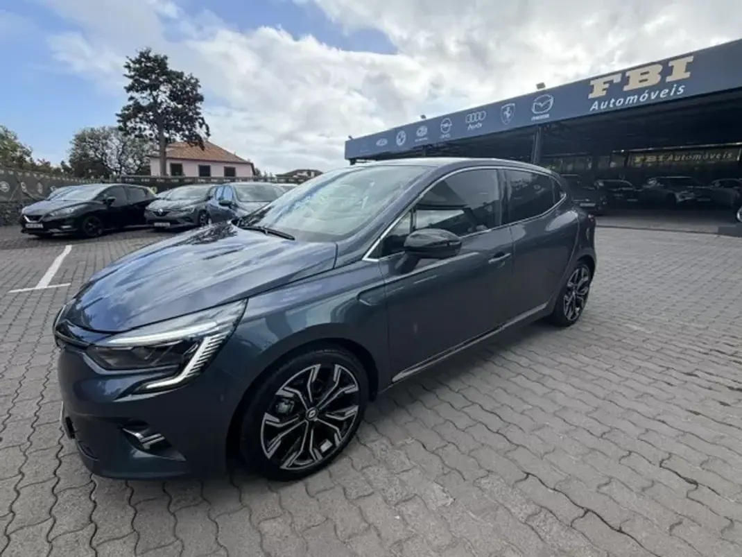 Renault Clio 2022 - 16900 EUR, 75000 km - AUTO.MOTO.pt - 75000km - foto 1 de 12