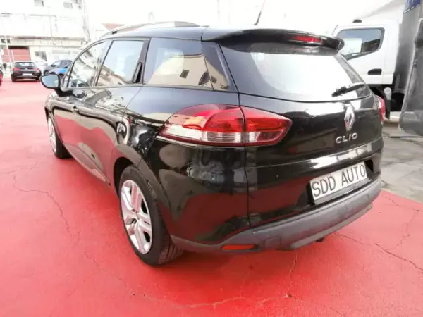 Renault Clio Sport Tourer 2019 - 10600 EUR, 193571 km - AUTO.MOTO.pt - 193571km - foto 8 de 29