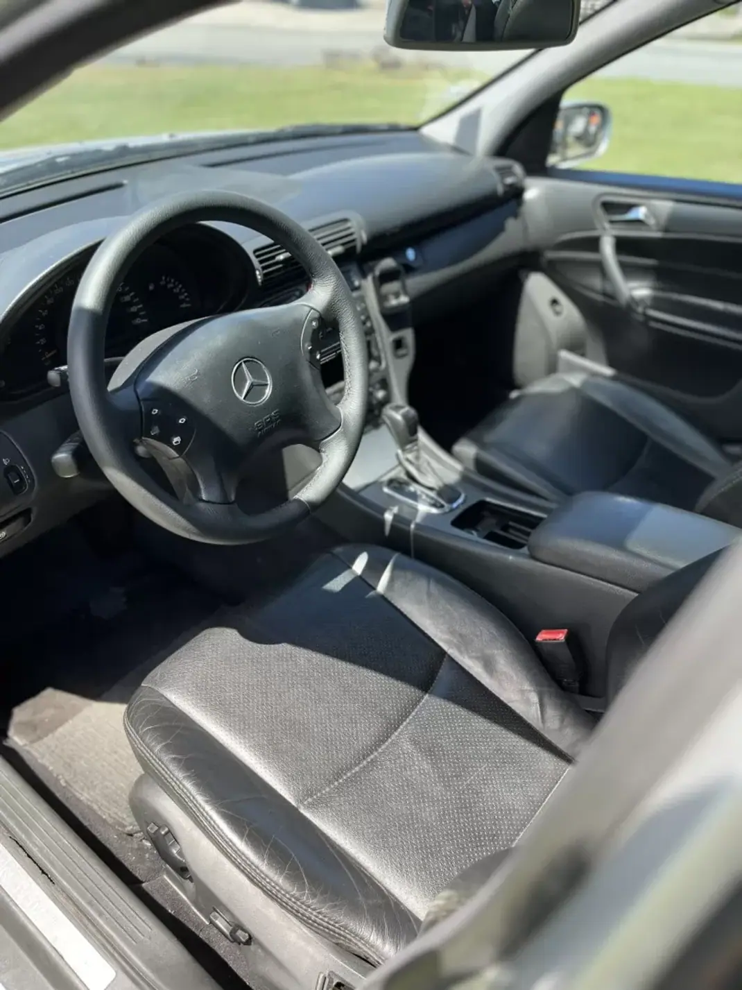 Mercedes-Benz C 270 2001 - 6500 EUR, 182000 km - AUTO.MOTO.pt - 182000km - foto 9 de 14