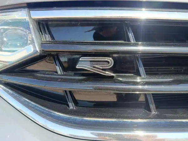 Volkswagen Tiguan 2021 - 28900 EUR, 141000 km - AUTO.MOTO.pt - 141000km - foto 18 de 33