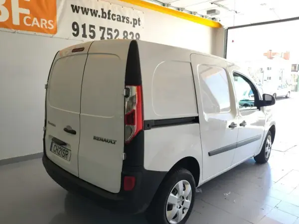 Renault 2021 - 7397 EUR, 195000 km - AUTO.MOTO.pt - 195000km - foto 4 de 6
