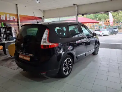 Renault Grand Scénic 2015 - 10980 EUR, 179000 km - AUTO.MOTO.pt - 179000km - foto 3 de 19