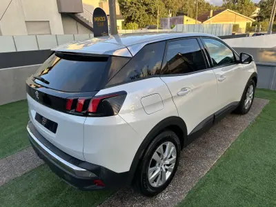 Peugeot 3008 2019 - 13900 EUR, 190000 km - AUTO.MOTO.pt - 190000km - foto 12 de 59