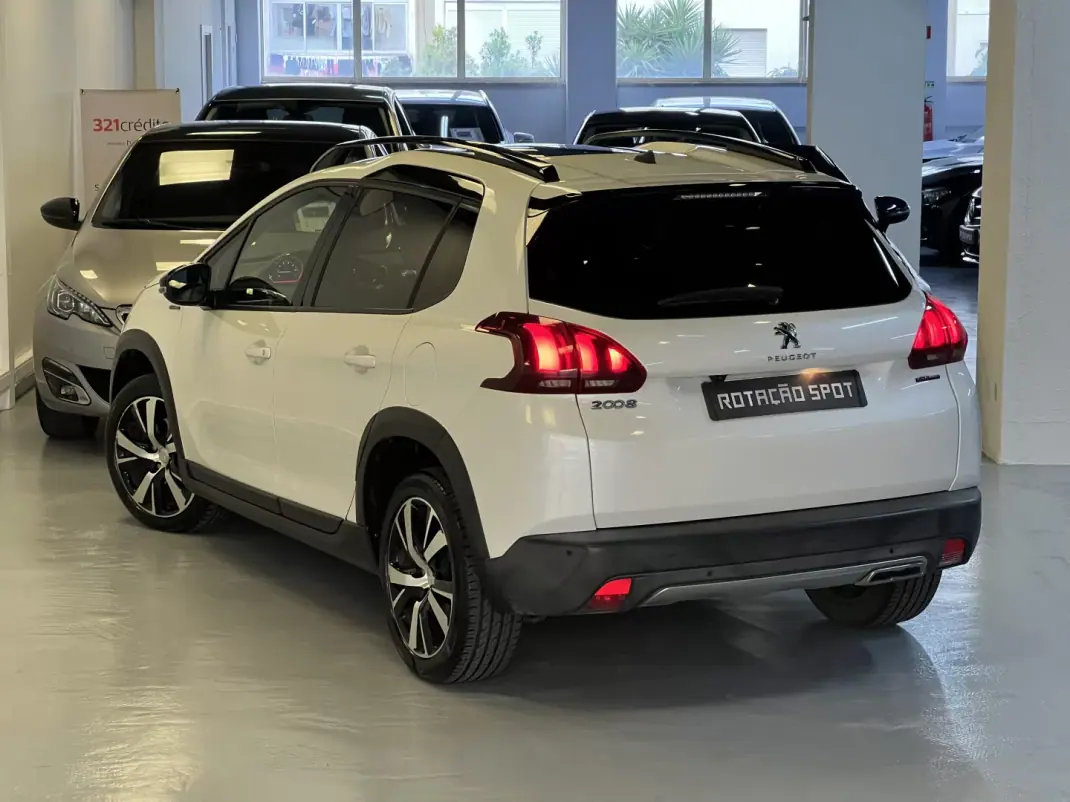 Peugeot 2008 2017 - 10990 EUR, 102000 km - AUTO.MOTO.pt - 102000km - foto 6 de 40