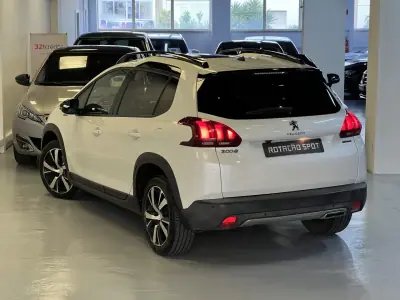 Peugeot 2008 2017 - 10990 EUR, 102000 km - AUTO.MOTO.pt - 102000km - foto 6 de 40