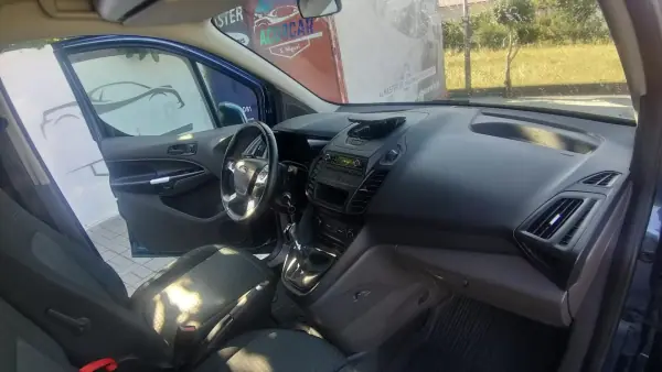 Ford Transit Connect 2019 - 14750 EUR, 81705 km - AUTO.MOTO.pt - 81705km - foto 16 de 26