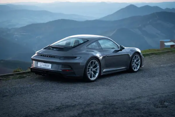 Porsche 992 2022 - 195000 EUR, 20350 km - AUTO.MOTO.pt - 20350km - foto 12 de 28