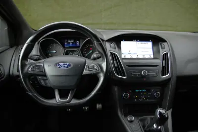 Ford Focus 2018 - 14990 EUR, 104000 km - AUTO.MOTO.pt - 104000km - foto 24 de 29