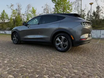 Ford Mustang Mach-E 2022 - 25900 EUR, 139000 km - AUTO.MOTO.pt - 139000km - foto 15 de 19