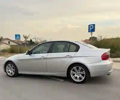 BMW 320 2006 - 7750 EUR, 310000 km - AUTO.MOTO.pt - 310000km - foto 6 de 9