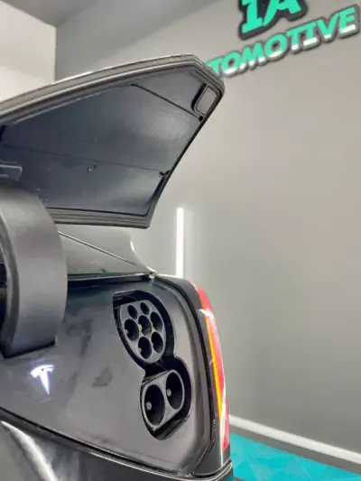 Tesla Model 3 2019 - 17999 EUR, 187000 km - AUTO.MOTO.pt - 187000km - foto 7 de 15