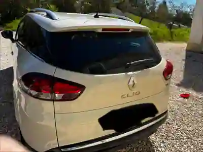 Renault Clio Sport Tourer 2015 - 7950 EUR, 160000 km - AUTO.MOTO.pt - 160000km - foto 9 de 9