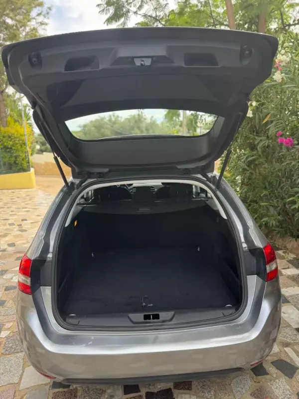 Peugeot 308 SW 2014 - 11500 EUR, 199339 km - AUTO.MOTO.pt - 199339km - foto 10 de 10