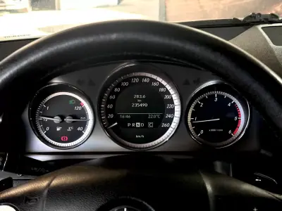 Mercedes-Benz C 220 2009 - 12900 EUR, 235490 km - AUTO.MOTO.pt - 235490km - foto 22 de 26