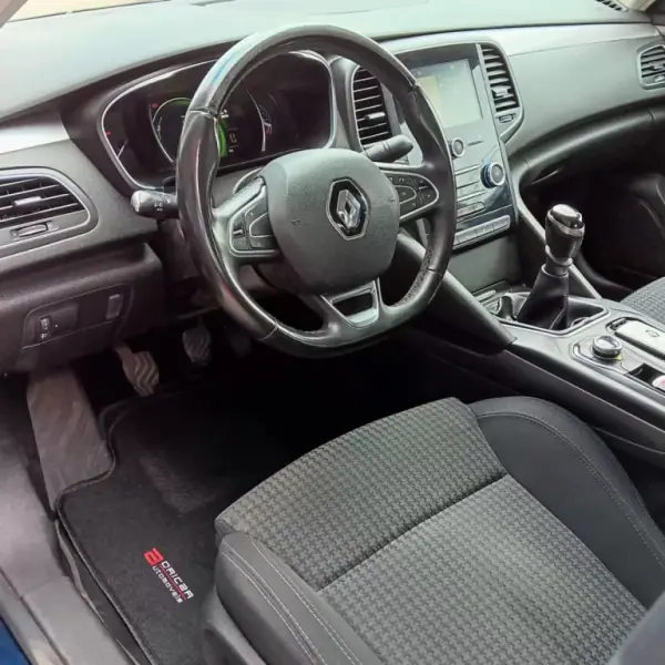 Renault Talisman 2017 - 14500 EUR, 127678 km - AUTO.MOTO.pt - 127678km - foto 10 de 33