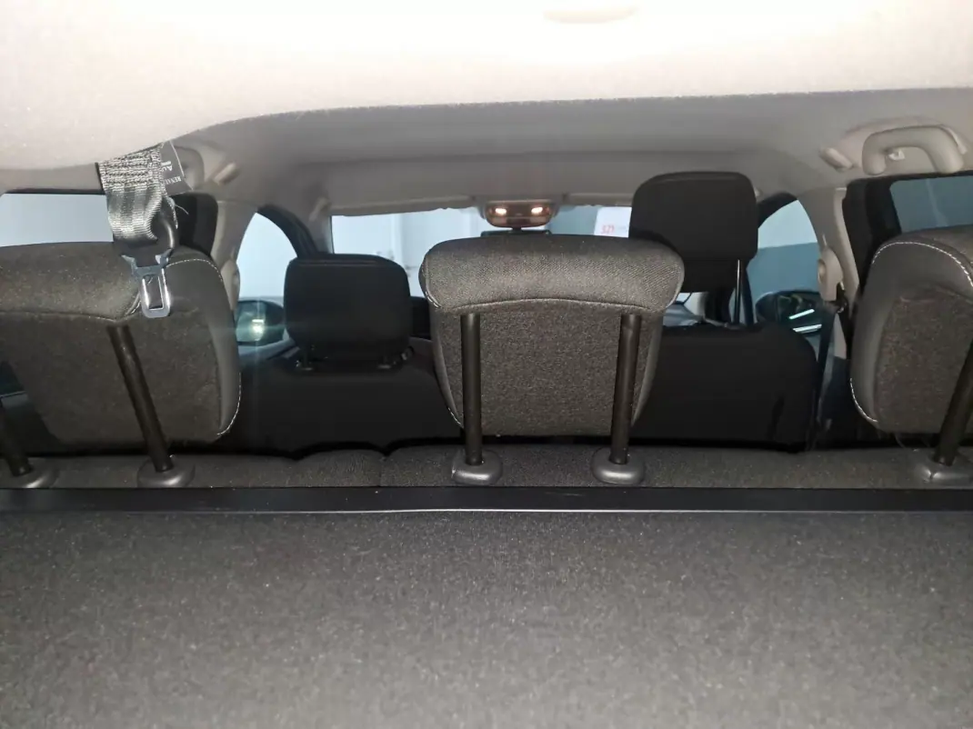 Renault Clio Sport Tourer 2020 - 9990 EUR, 120000 km - AUTO.MOTO.pt - 120000km - foto 17 de 22