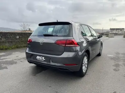 Volkswagen Golf 2019 - 15990 EUR, 95000 km - AUTO.MOTO.pt - 95000km - foto 8 de 27
