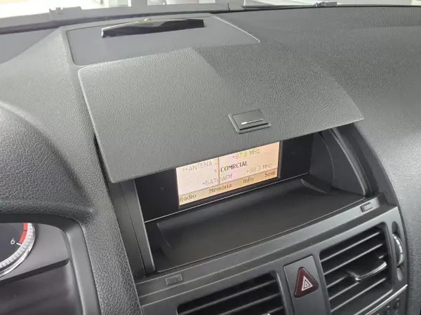 Mercedes-Benz C 220 2011 - 12900 EUR, 222771 km - AUTO.MOTO.pt - 222771km - foto 16 de 31
