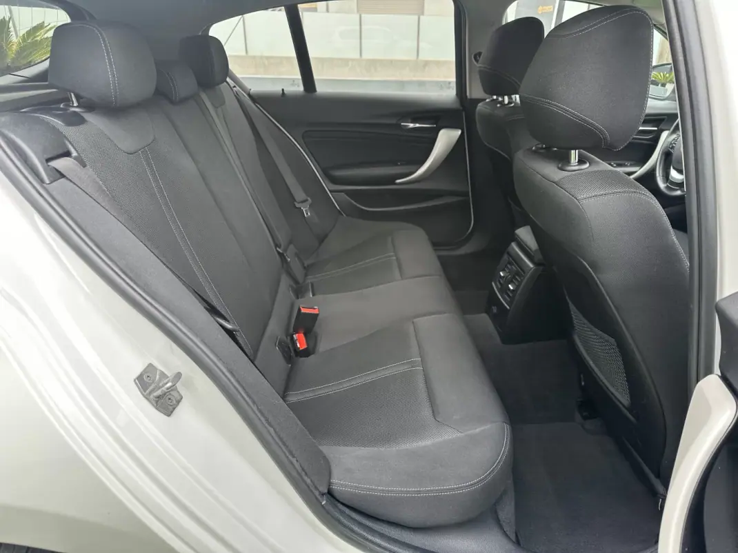 BMW 116 2016 - 17000 EUR, 220000 km - AUTO.MOTO.pt - 220000km - foto 48 de 51