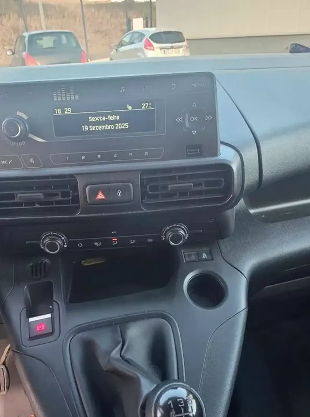 Citroën 2020 - 16990 EUR, 94349 km - 94349km - foto 5 de 15