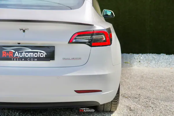 Tesla Model 3 2021 - 32400 EUR, 70000 km - AUTO.MOTO.pt - 70000km - foto 8 de 39