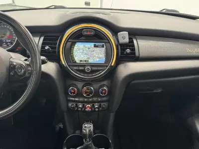 MINI 5 Portas 2016 - 15890 EUR, 167000 km - AUTO.MOTO.pt - 167000km - foto 23 de 34