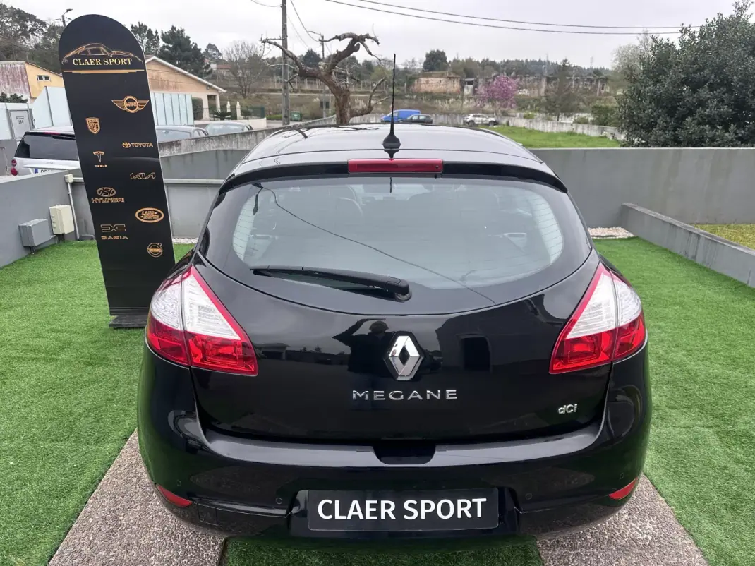 Renault Mégane 2012 - 7900 EUR, 270000 km - AUTO.MOTO.pt - 270000km - foto 11 de 36