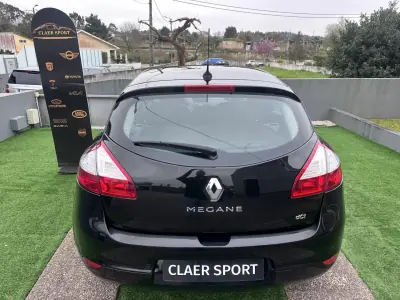 Renault Mégane 2012 - 7900 EUR, 270000 km - AUTO.MOTO.pt - 270000km - foto 11 de 36