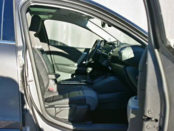 Citroën C4 2023 - 20900 EUR, 17652 km - AUTO.MOTO.pt - 17652km - foto 18 de 33