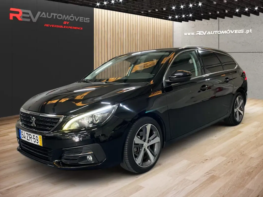 Peugeot 308 SW 2019 - 12450 EUR, 65800 km - AUTO.MOTO.pt - 65800km - foto 1 de 19