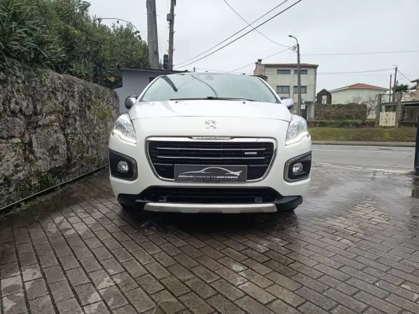 Peugeot 3008 2014 - 8000 EUR, 304000 km - AUTO.MOTO.pt - 304000km - foto 2 de 16