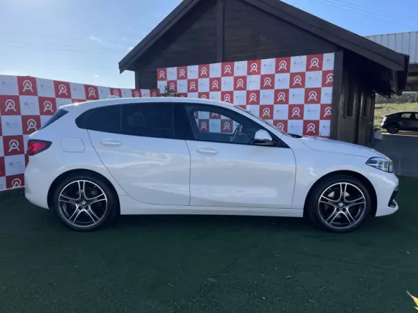 BMW 118 2021 - 28490 EUR, 90000 km - AUTO.MOTO.pt - 90000km - foto 2 de 23