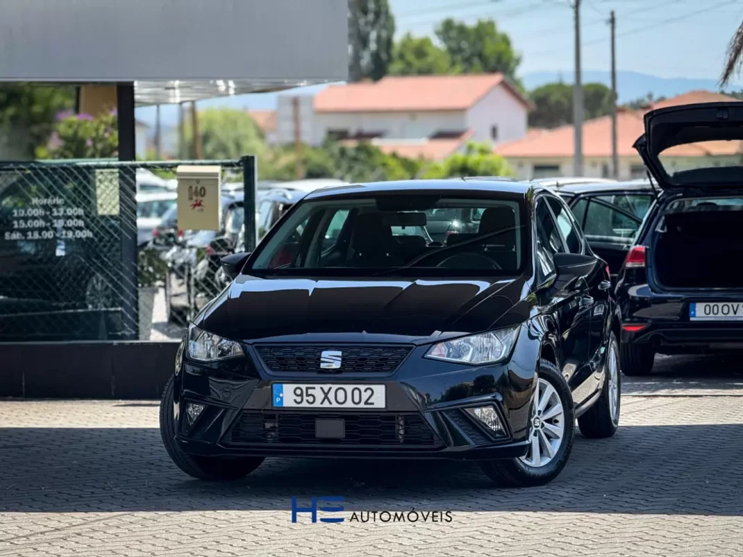 SEAT Ibiza 2019 - 13990 EUR, 132000 km - AUTO.MOTO.pt - 132000km - foto 1 de 12